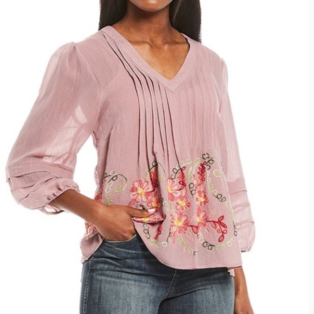 Fig & Flower Embroidered Flower Top szM